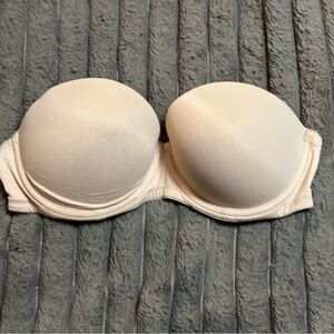 VS Strapless Bra
